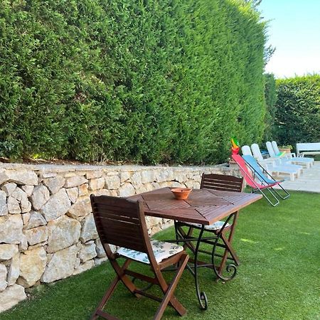 T2 Avec Jardin Et Piscine Privee Daire Velaux Dış mekan fotoğraf